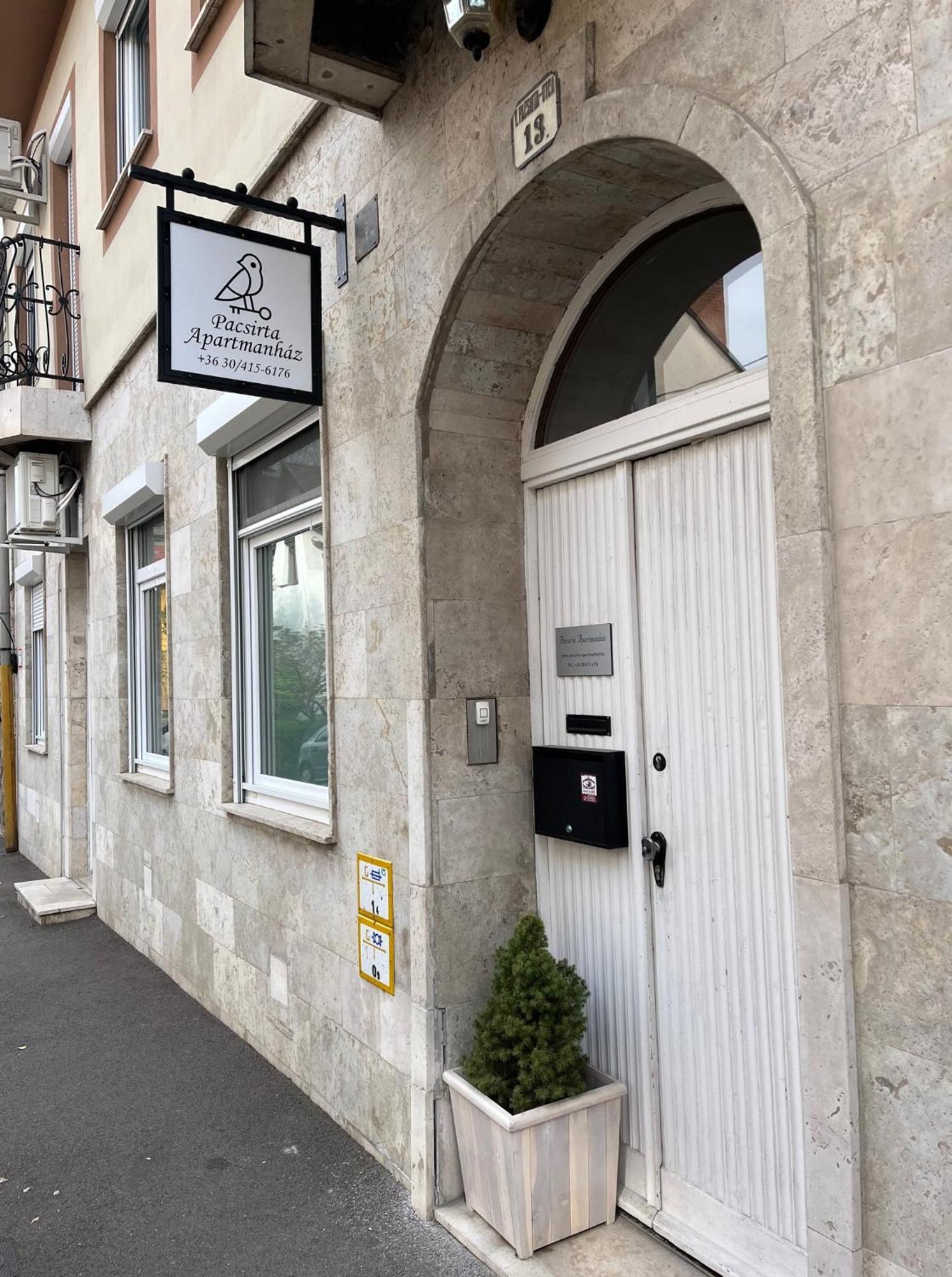 Pacsirta Apartman Grand 埃格尔 外观 照片