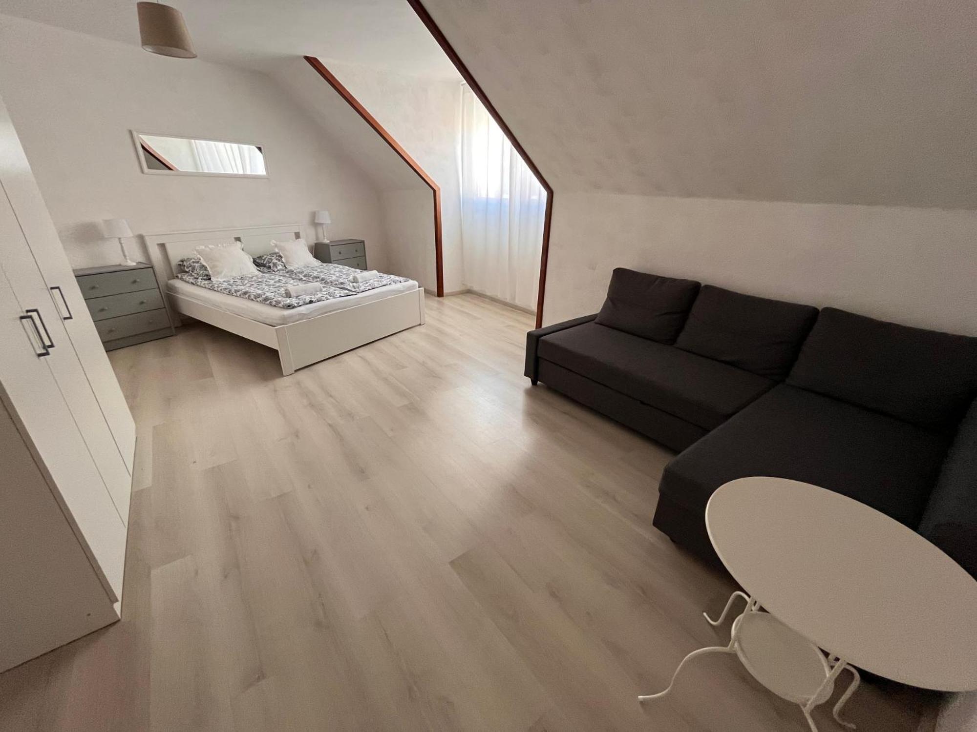 Pacsirta Apartman Grand 埃格尔 外观 照片