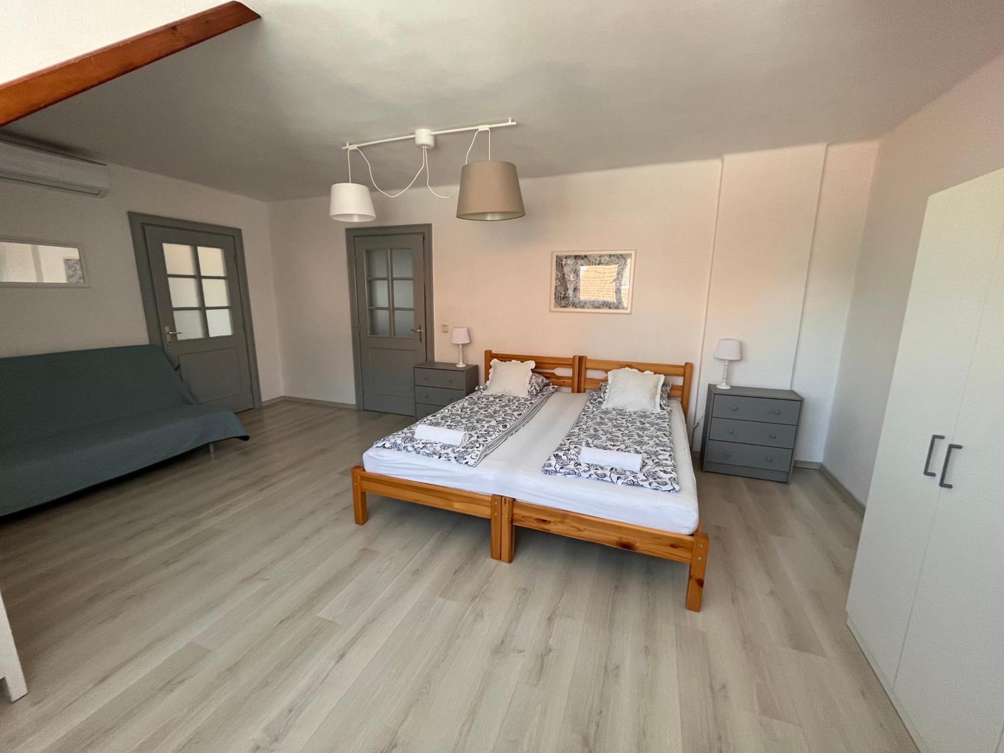 Pacsirta Apartman Grand 埃格尔 外观 照片
