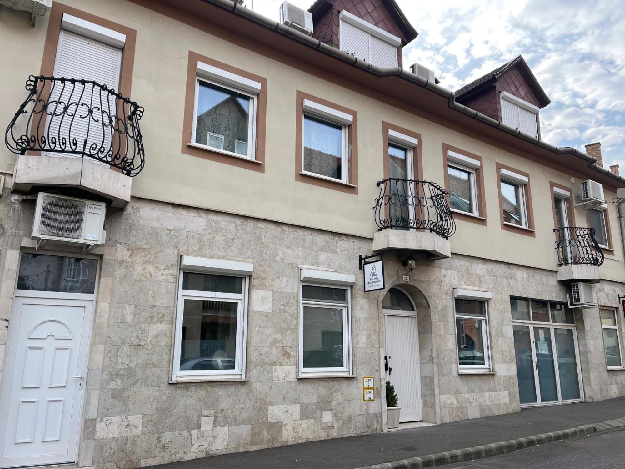 Pacsirta Apartman Grand 埃格尔 外观 照片